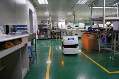蝸牛潔霸清潔機(jī)器人 解放雙手，一機(jī)即凈，智能攝像新體驗(yàn)